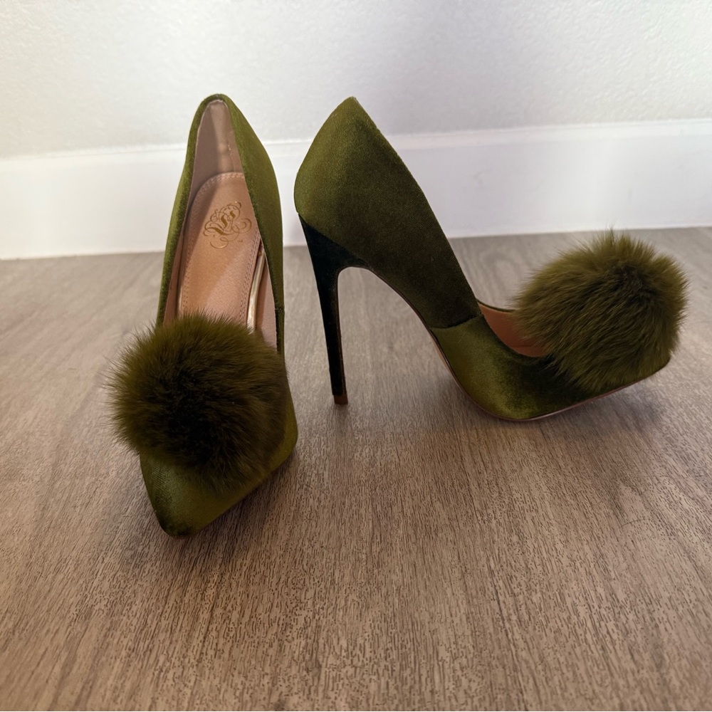 Elegant Green Velvet Women's Heels with Pom-Pom
